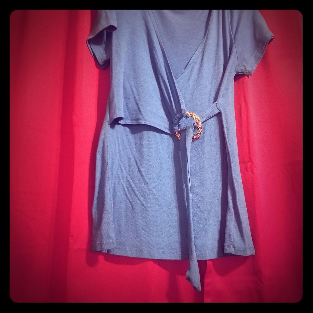 Womens 1XL plunge neck blouse